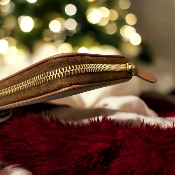 🌟Prada Saffinao Zip Around Wallet🌟 - Picture 5 of 12